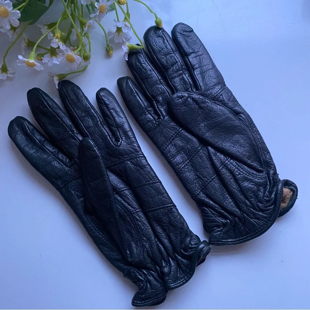 Women's Black Leather Gloves On a Velcro Size Small